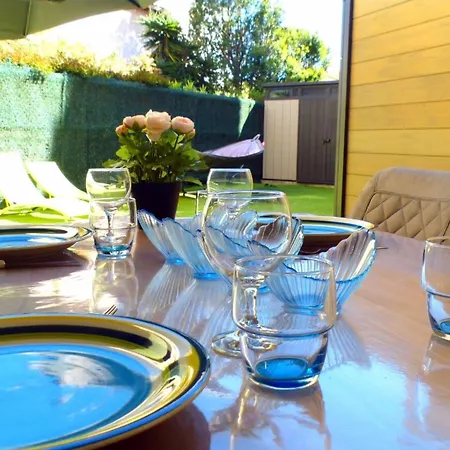 Cocoon With Garden In דירה סנרי-סור-מר