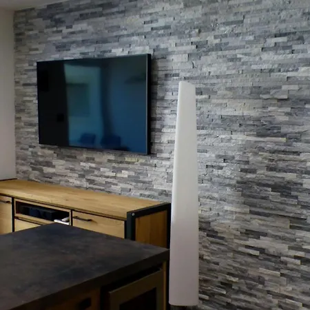 Cocoon With Garden In דירה סנרי-סור-מר