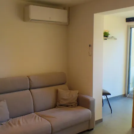 דירה Cocoon With Garden In