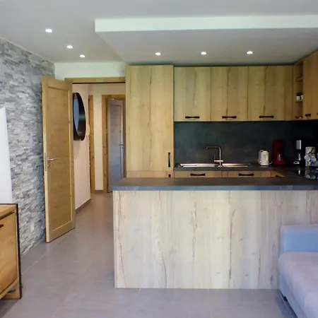 Cocoon With Garden In דירה