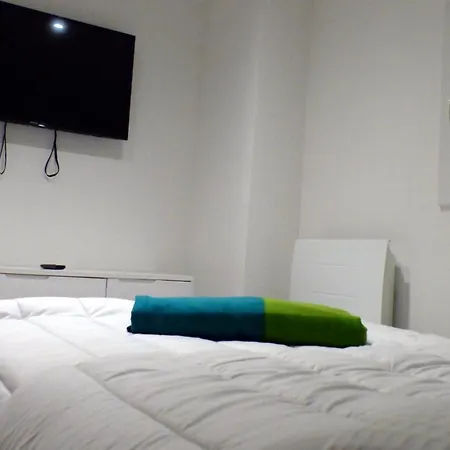 Cocoon With Garden In דירה *