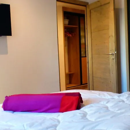 Cocoon With Garden In סנרי-סור-מר