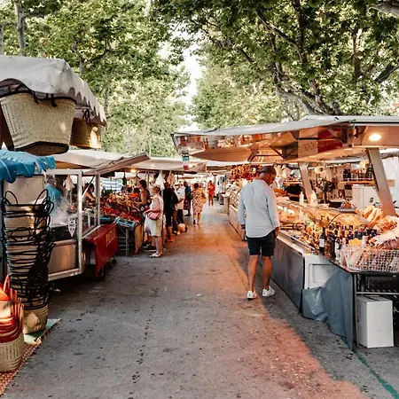 Cocoon With Garden In דירה *